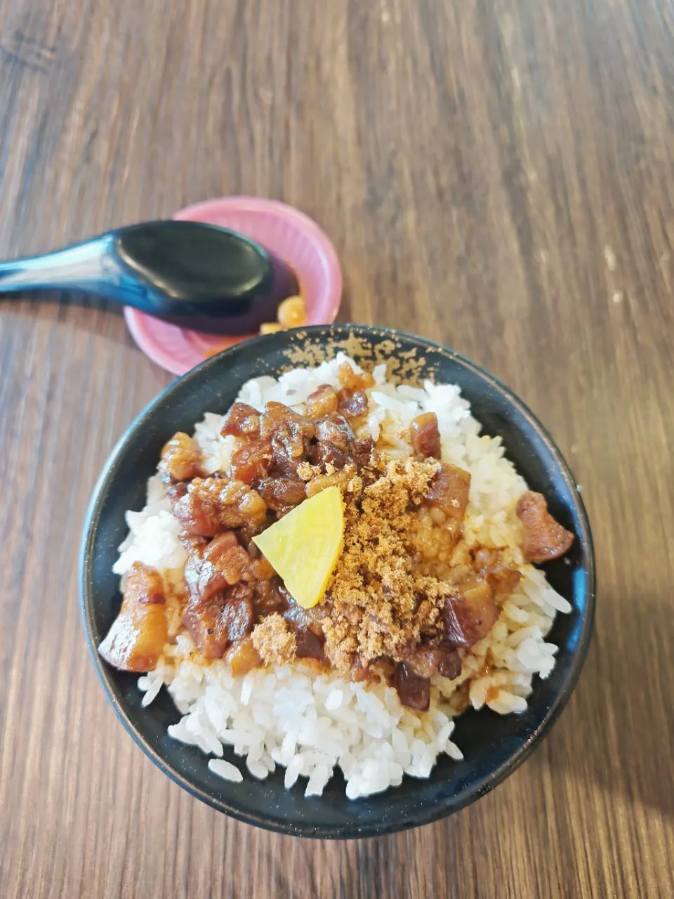 一碗卤肉饭